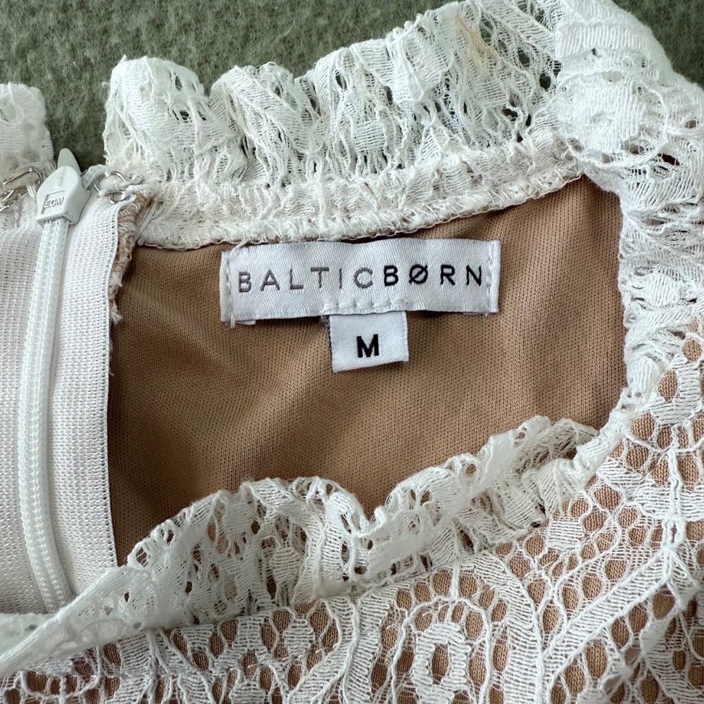 Baltic Born Windsor Lace Tiered Midi Dress‎ Ivory Size M - Picture 11 of 11
